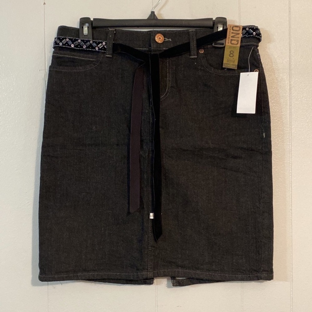 Old Navy Low Rise Denim Skirt NWT size 8